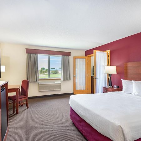 Surestay Plus Hotel By Best Western Litchfield Exterior photo