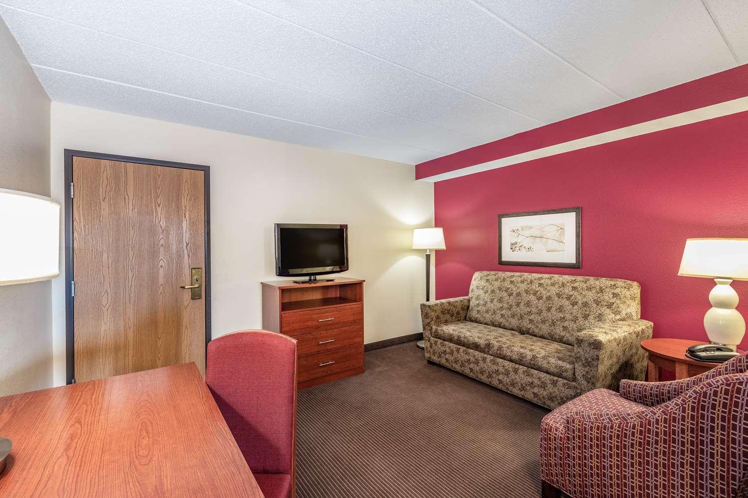 Surestay Plus Hotel By Best Western Litchfield Exterior photo
