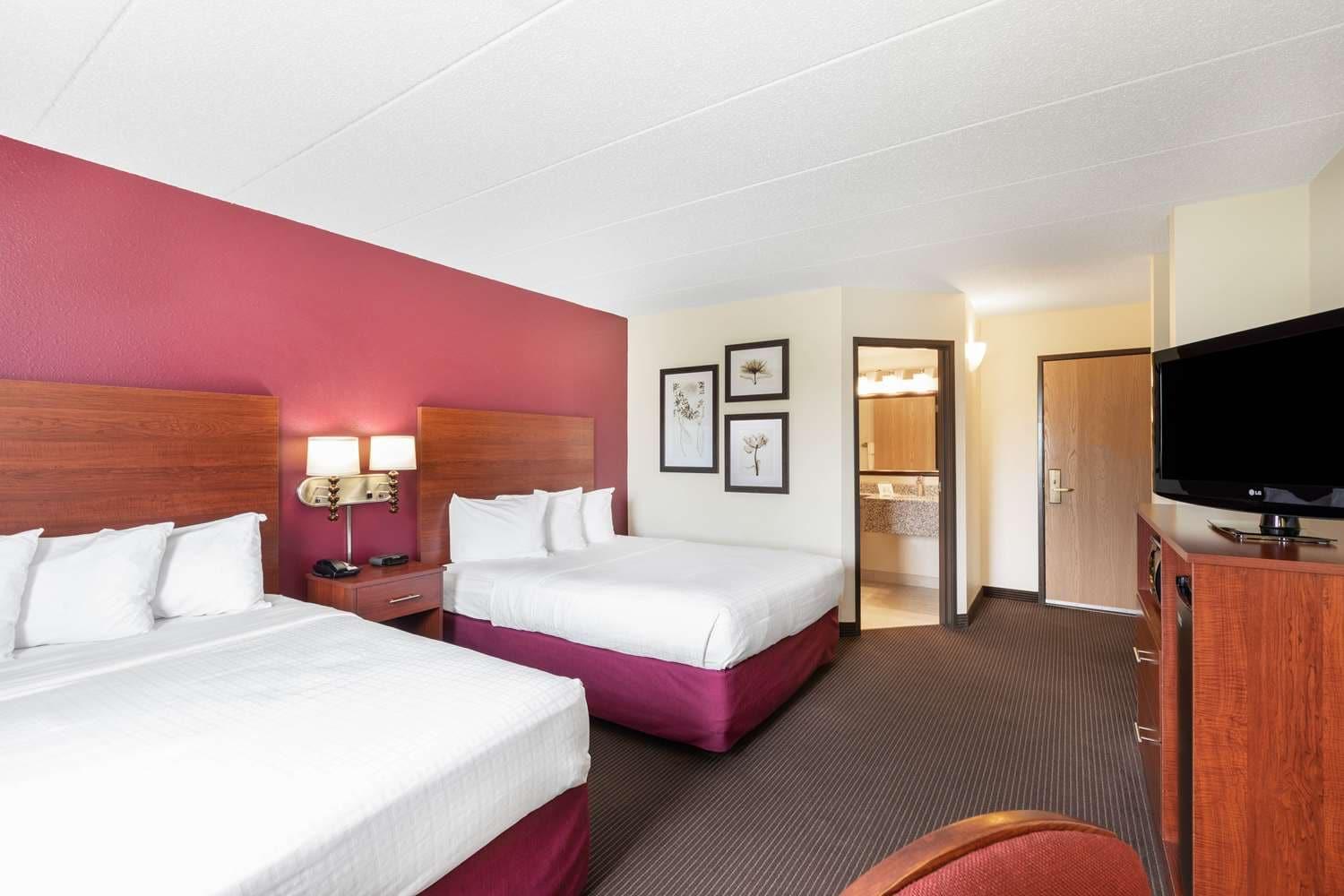 Surestay Plus Hotel By Best Western Litchfield Exterior photo