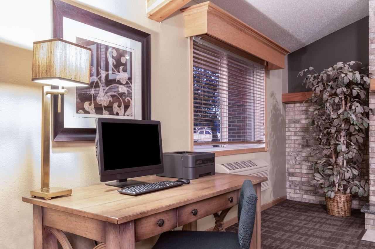 Surestay Plus Hotel By Best Western Litchfield Exterior photo