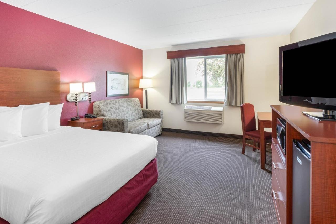 Surestay Plus Hotel By Best Western Litchfield Exterior photo