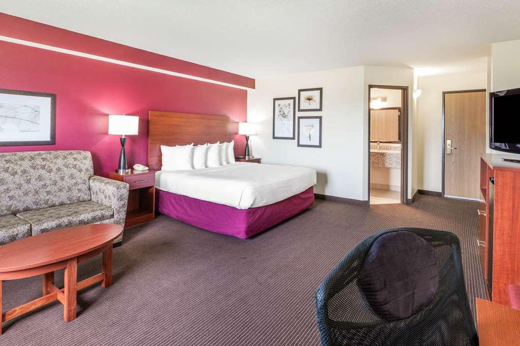 Surestay Plus Hotel By Best Western Litchfield Room photo